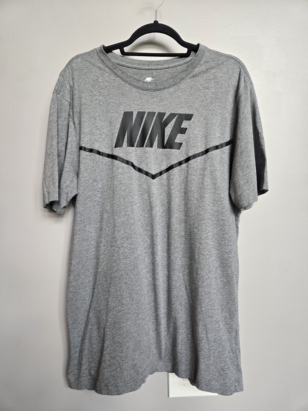 Nike Boys Large Grey Graphic Tee Black Chevron Logo Tech Pack Style L 14-16